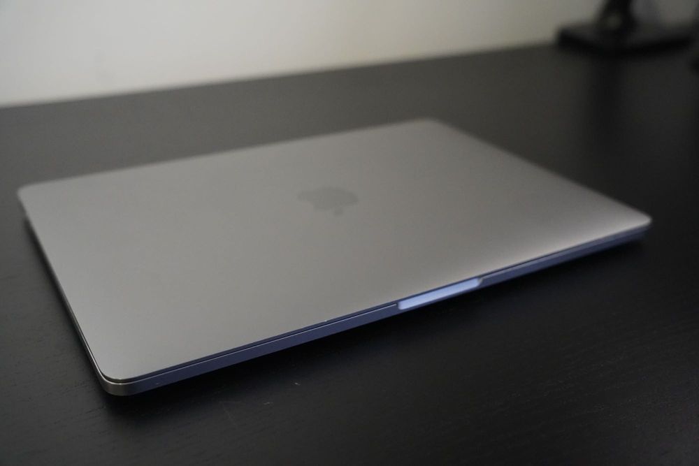 Używany firmowy MacBook Pro 13 M1 16GB RAM 256GB SSD 2020