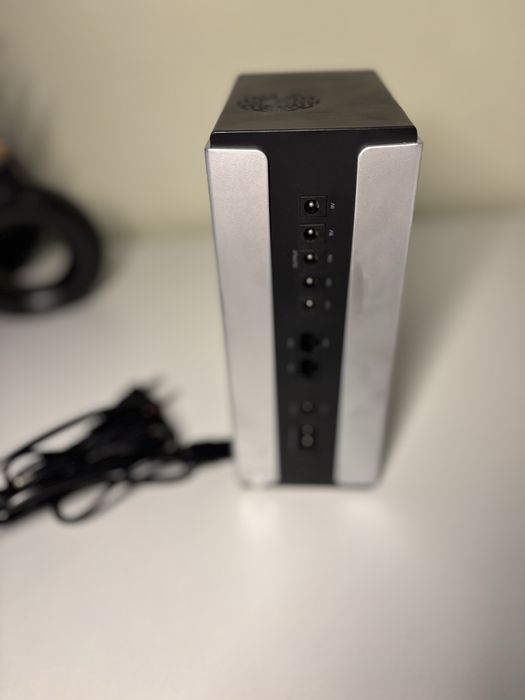 Безперебійне джерело живлення UPS