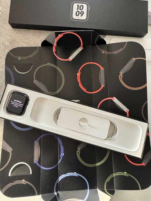 Apple Watch Nike SE GPS, 44mm Space Grey Aluminium Case