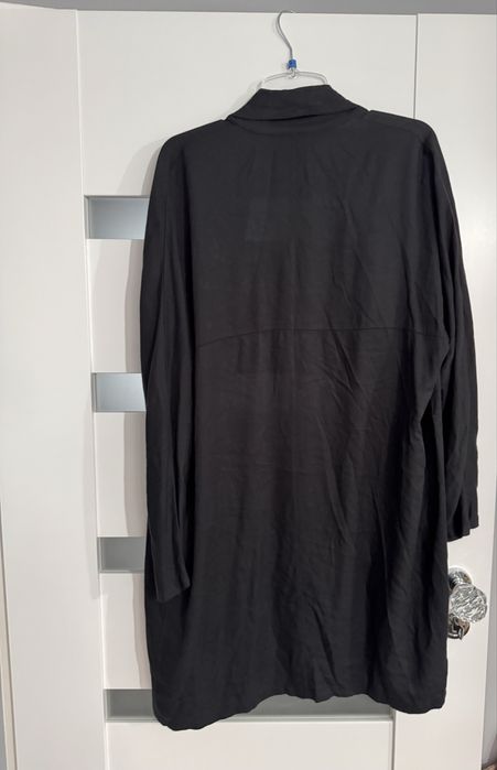 Czarna narzutka rozmiar M