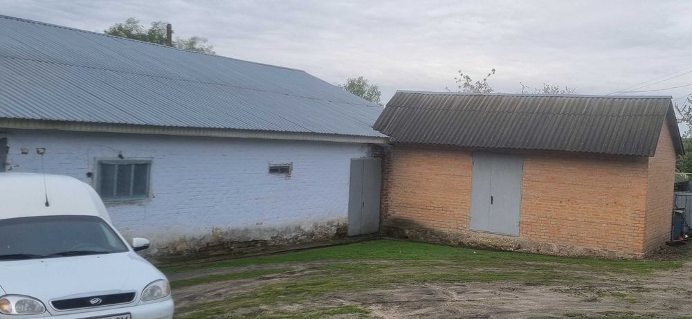 Продам магазин м.Богуслав 300 кв.м.