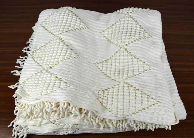 Toalha de mesa em linho e crochet