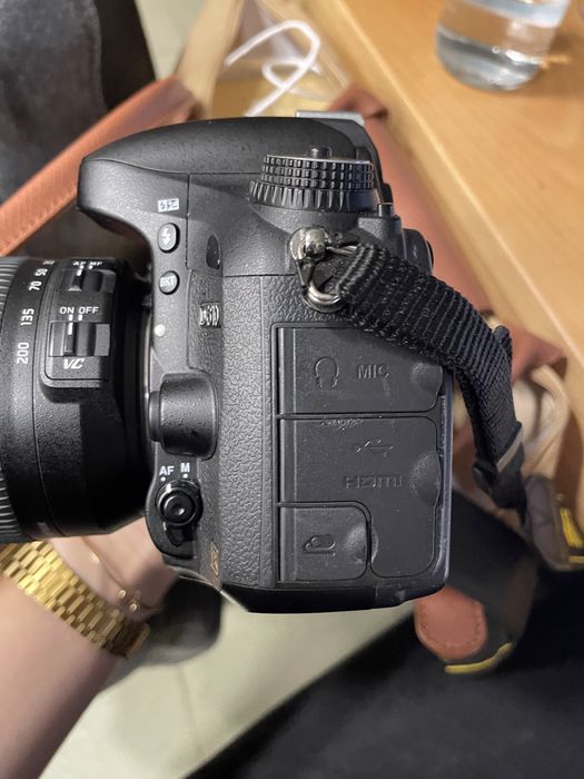 Vendo maquina fotografica reflex NIKON D610