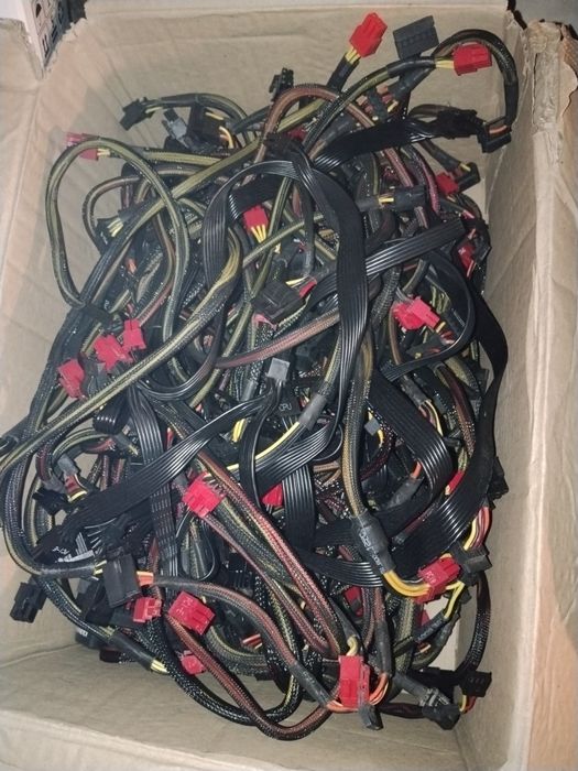 Модульні кабелі для блоків живлення