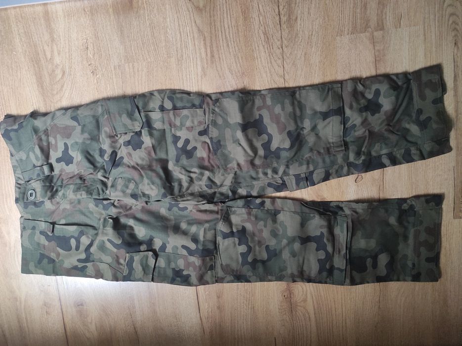 Wojskowy mundur polowy letni 124L