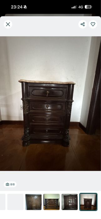 Guarda roupa, mesinha de cabeceira e comoda