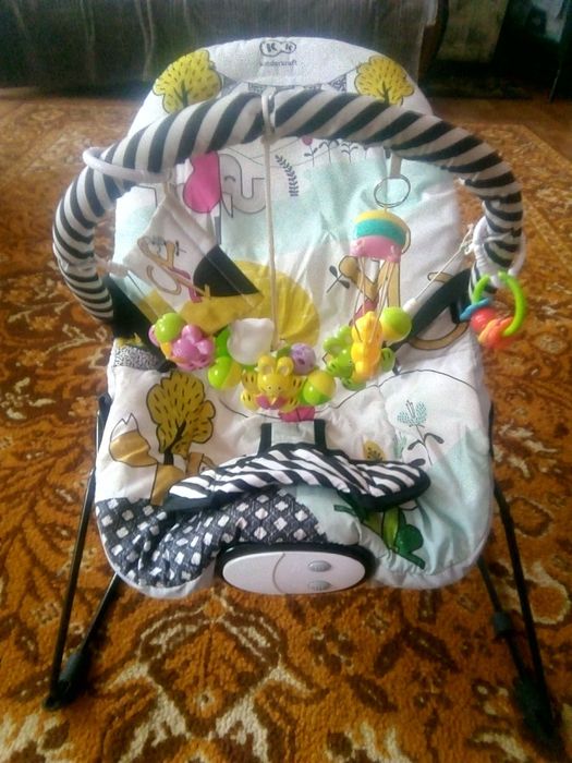 Продам шезлонг -качалку