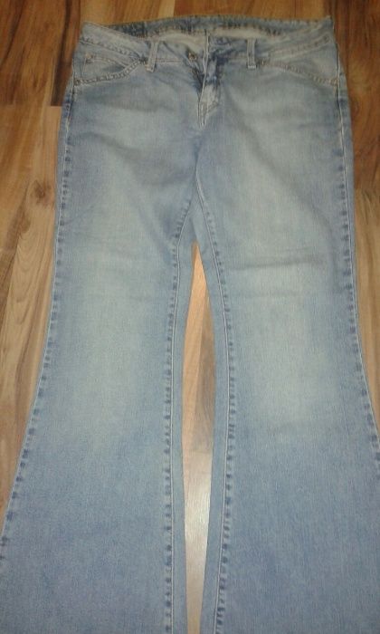 Spodnie damskie Levis