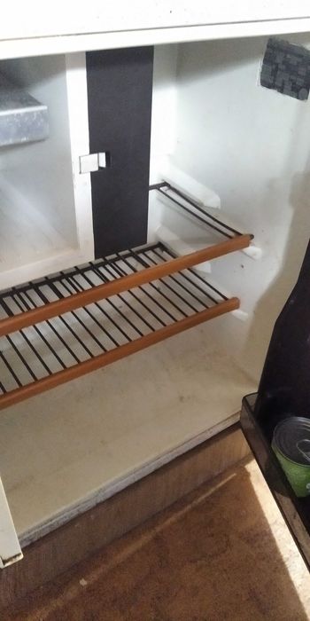 Autocaravana Mitsubishi L300: 2 camas de casal, 6 lugares de livrete