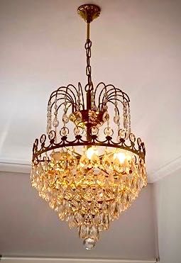 Lustre vintage dourado com pendentes em vidro - 6 lâmpadas