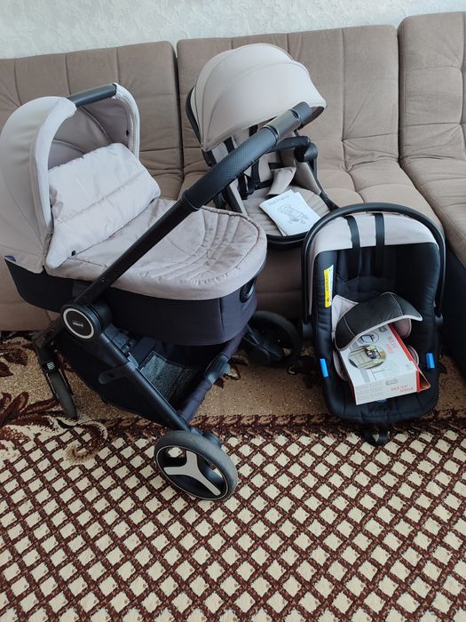 Коляска 3 в 1.  chicco best friend 3 в 1