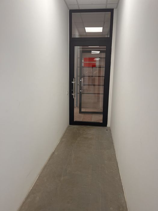 Офісні приміщення на Парковій 3а, перша лінія.