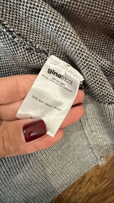 Продам теплу стильну кофту