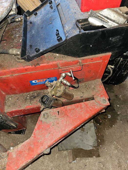 Maquina desmontar pneus