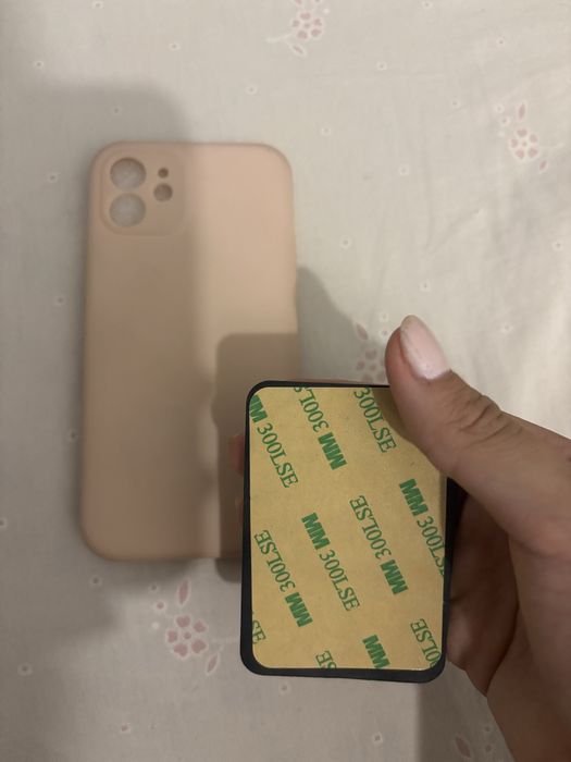 Capa Iphone 12 com ventosa