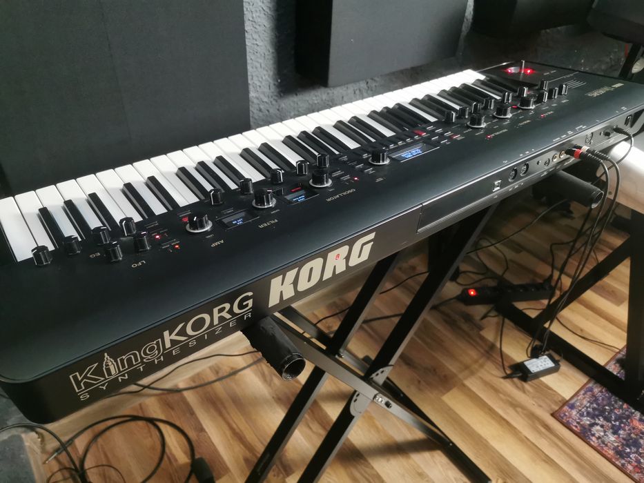 Korg KingKorg syntezator stan bd.
