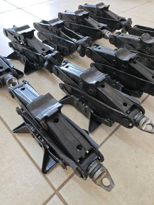 Домкрат Renault Clio 2 Symbol 1 Thalia Крюк Ключ Гак буксирувальний