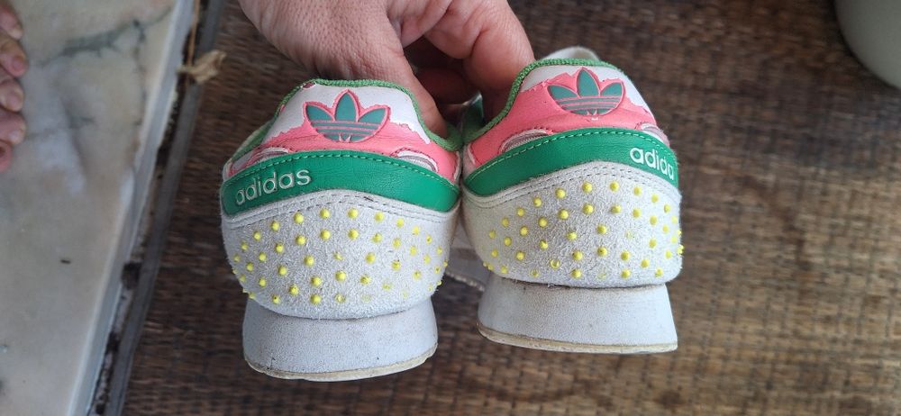 Tenis marca adidas