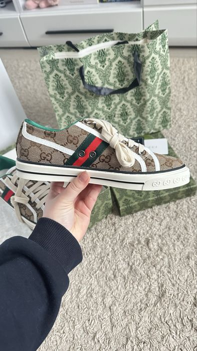 Ліквідація залишків ціна нижче собівартості кеди 38р остання пара