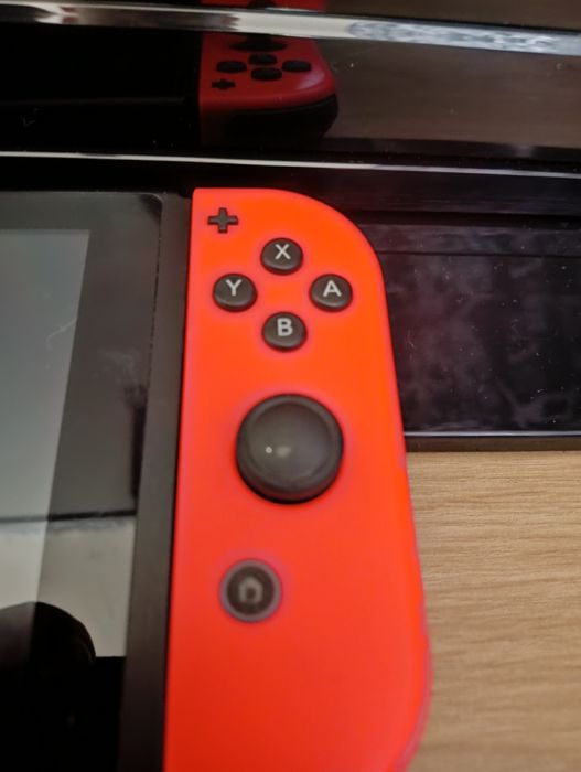 Gra Nintendo Switch V2 mało używana +2gry  w cenie