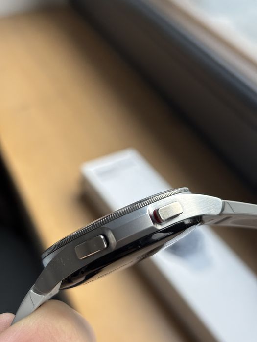 Samsung Galaxy Watch 4 Classic 46mm - Srebrny - SM-R890