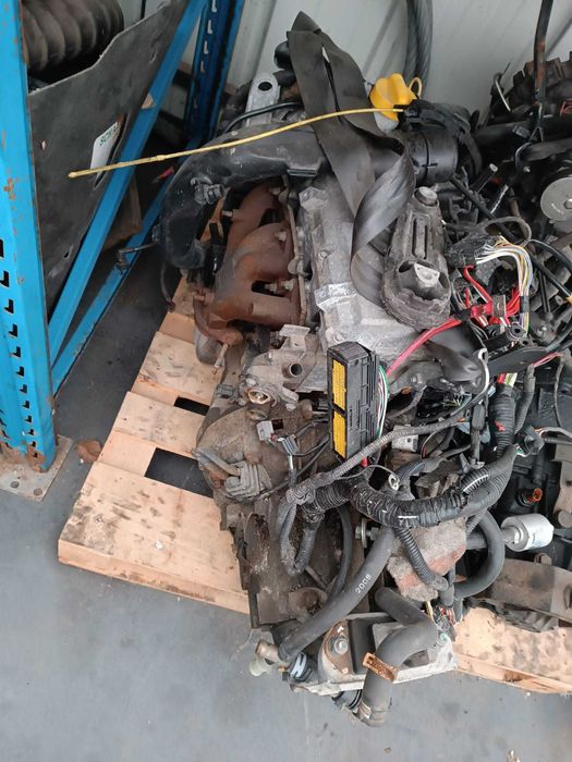 Silnik ze skrzynią 1.4 MPI 75 KM K7J 714