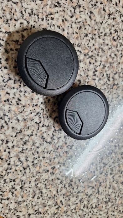 2 passa fios / cabos preto

Cor preto

Emcaixe 50mm diametro