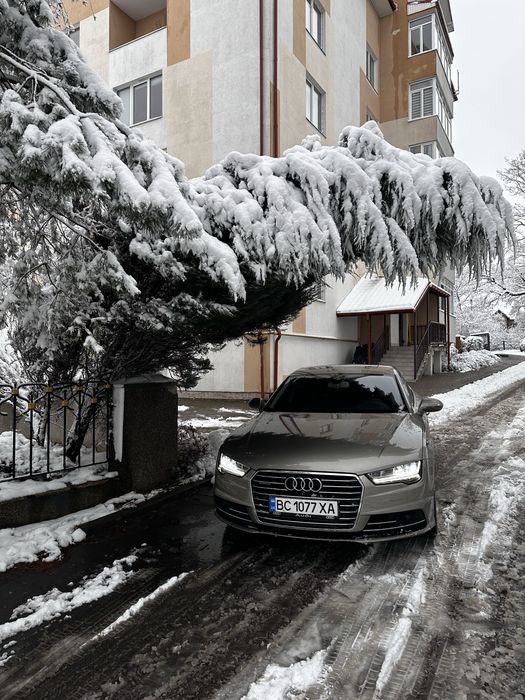 продам лайнера в жирній комплектації