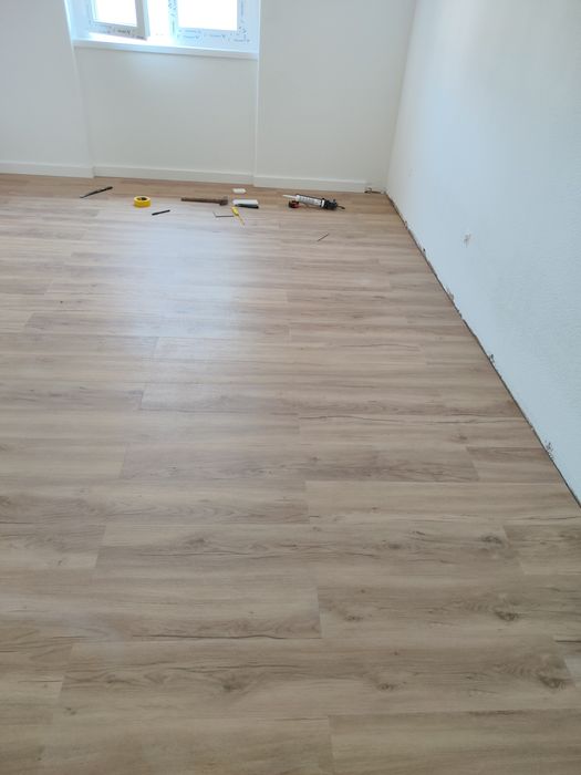 Colocação de chão vinílico, flutuante, remodelações