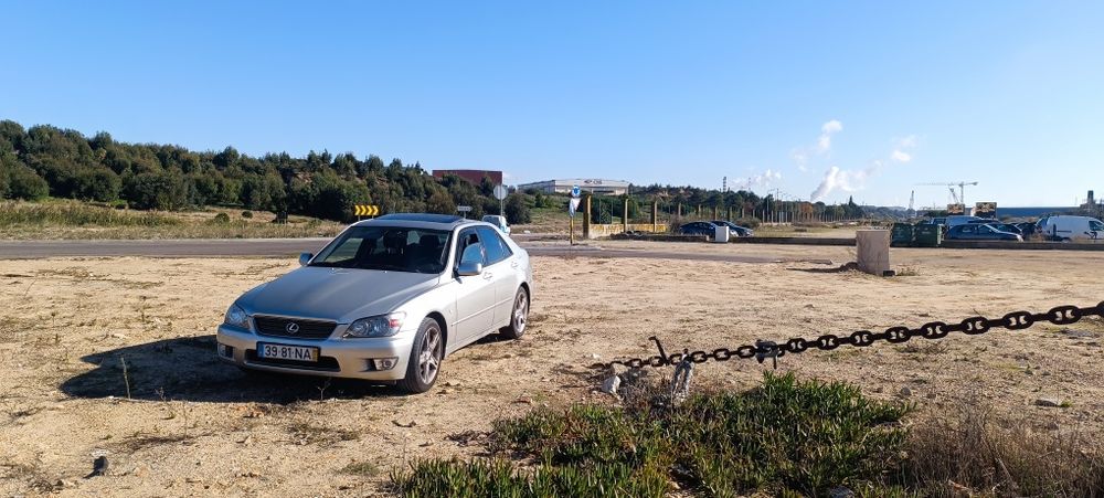 Lexus is200 I6 2.0