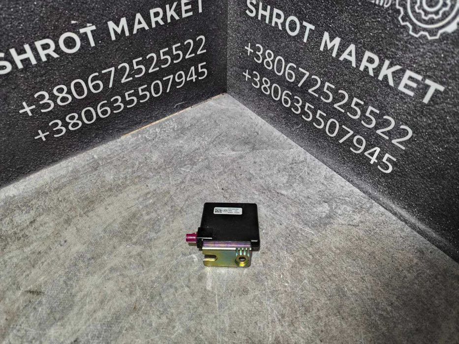 Оригінальна антена GPS  GSM модуль навігації VAG 3G9035534
