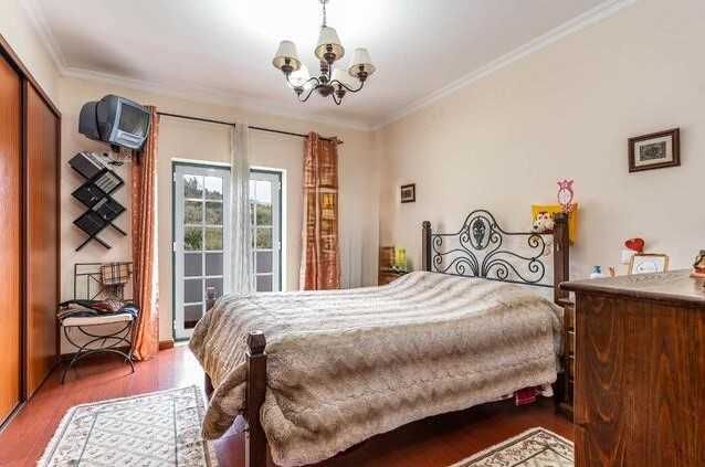 Vende-se Moradia T4 + terreno urbano associado - Alfafar, Penela