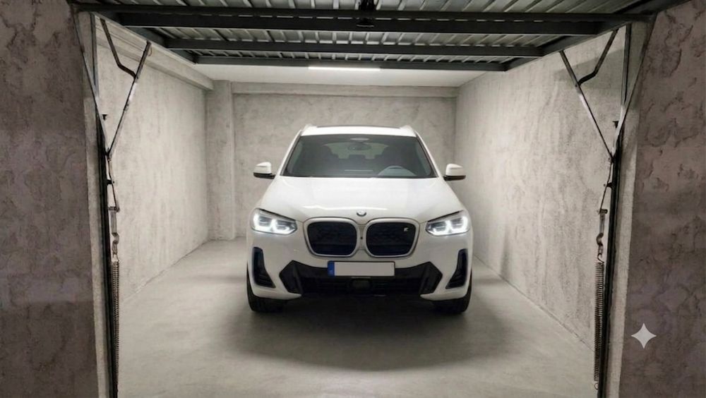 Garagem fechada Vila Meã