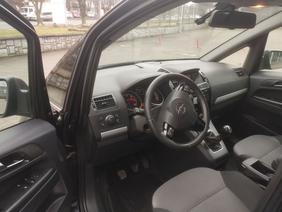 Продам автомобіль Opel zafira