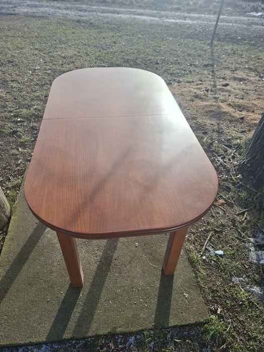 Sprzedam dwa  stoły