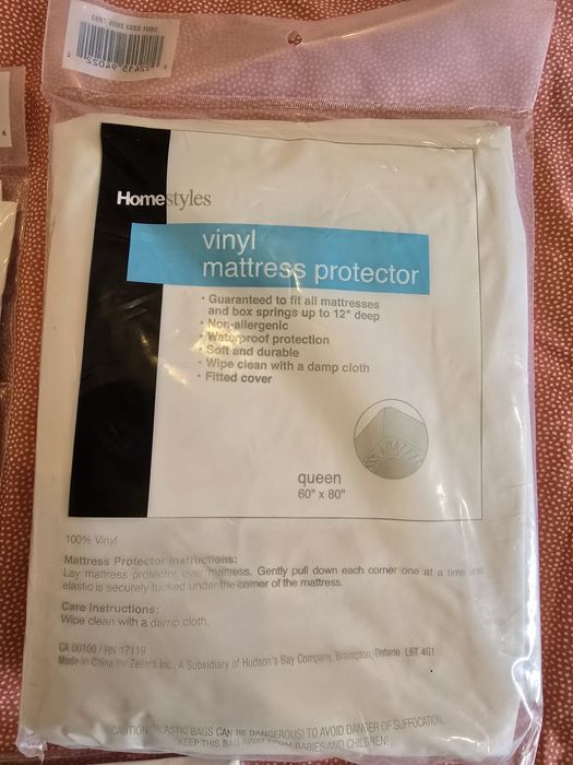 Fora de cama e almofadas