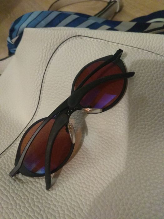 Cyber Goth, Angielskie okulary