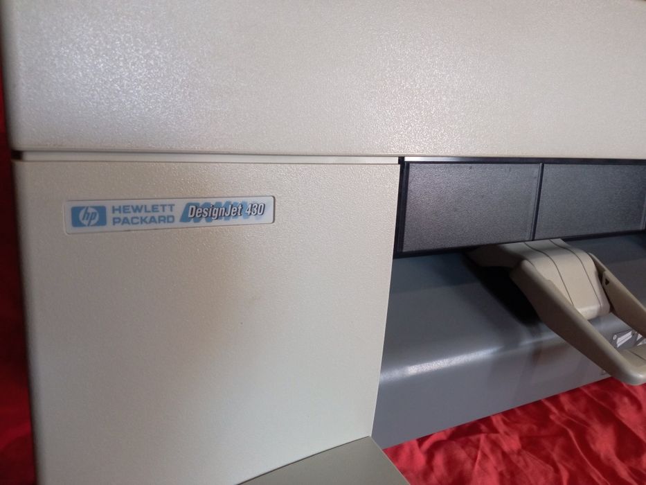 Широкоформатный HP Designjet 430