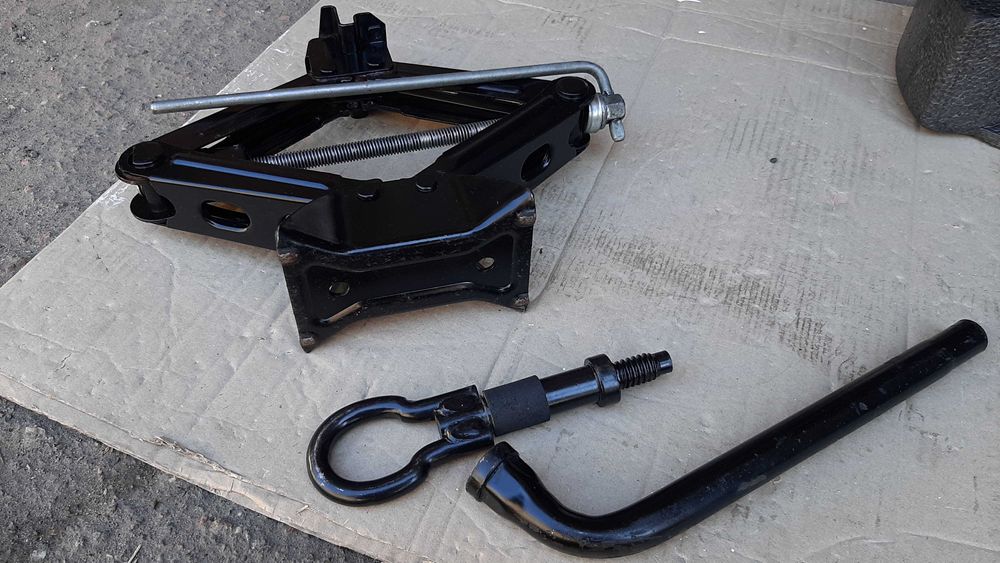 Домкрат Ford Fiesta B-MAX з набором