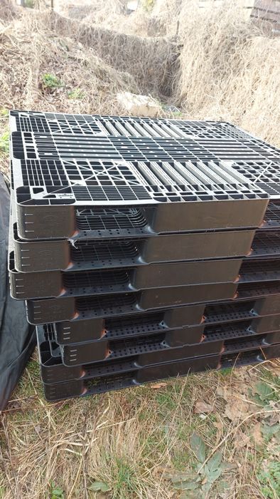 palety plastikowe 1300×1100