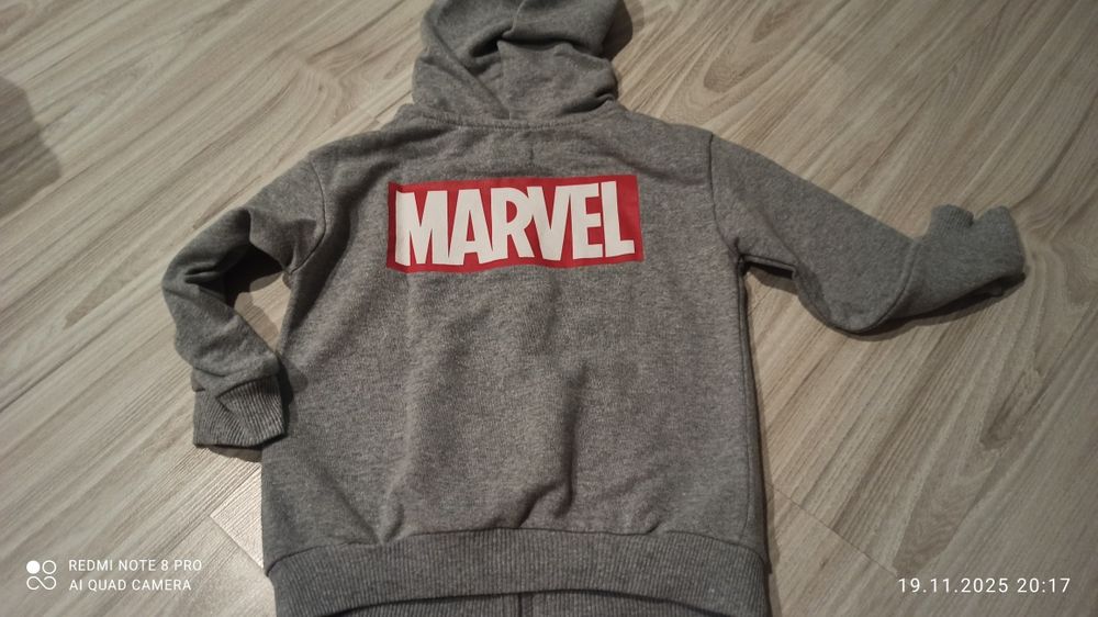 szara bluza rozpinana Marvel r.116