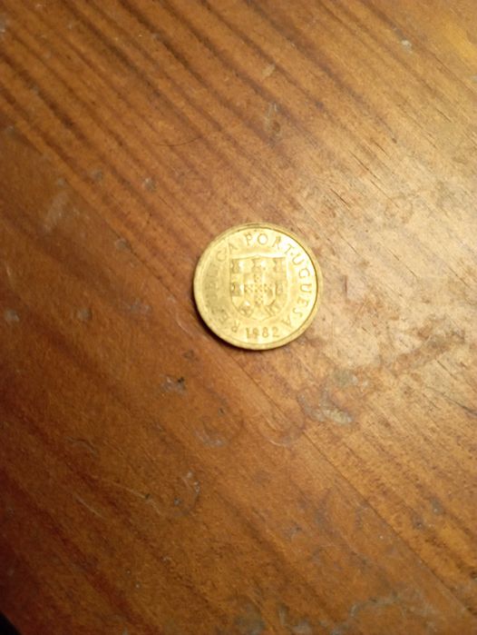 Moedas de 1 Escudo português anos 1981 a 1986