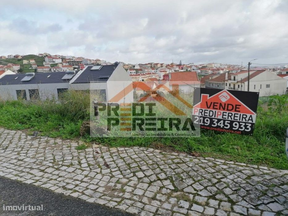 Lote de terreno urbano com 225 m2, para moradia geminada, composta ...