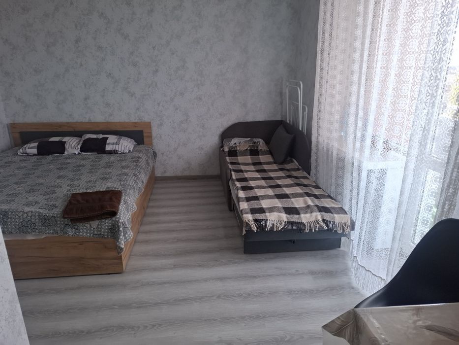Квартира студія подобово