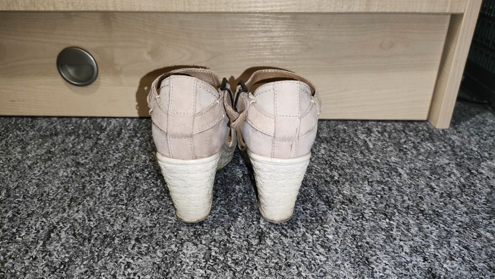 Buty damskie na okazje Lasocki 36 / 23 cm