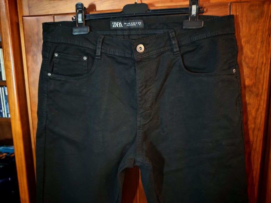 Calças Zara novas sem uso Eur42 pretas
