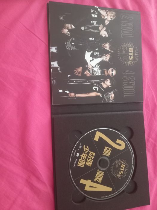 Álbum 2 cool 4 skool do BTS (2 unidades) 10 €cada