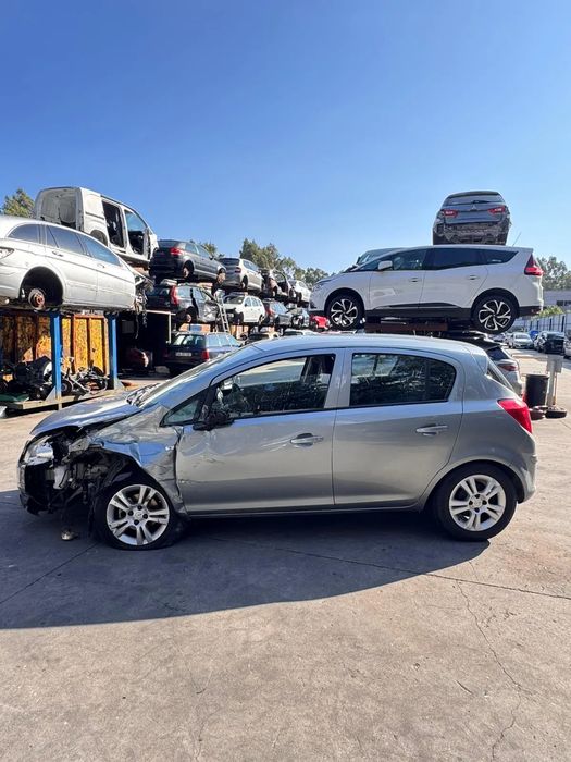Para peças OPEL Corsa D