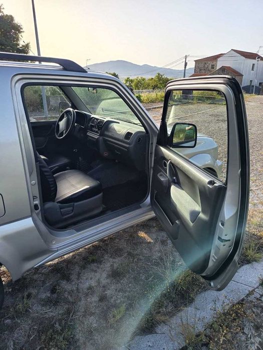 Suzuki Jimny — fotografia 9
