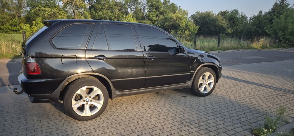 Автомобіль BMW X5 E53
